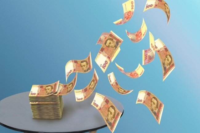 1386289459_pod-shum-evromaydana.-eksperty-opasayutsya-obvala-grivny-i-bankrotstva-bankov